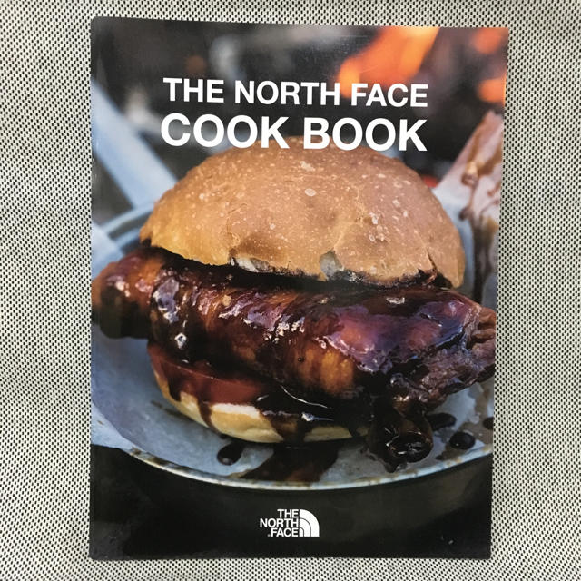 THE NORTH FACE(ザノースフェイス)のTHE NORTH FACE  ノースフェイス クックブック 非売品 エンタメ/ホビーの雑誌(料理/グルメ)の商品写真