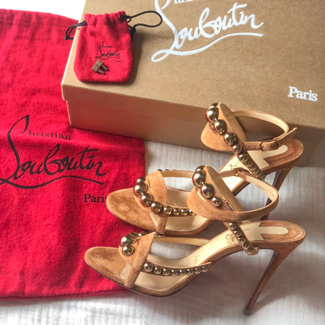 Christian Louboutin(クリスチャンルブタン)の｛GW限定お値下げ｝クリスチャン ルブタン サンダル パンプス 新品 正規品 レディースの靴/シューズ(ハイヒール/パンプス)の商品写真