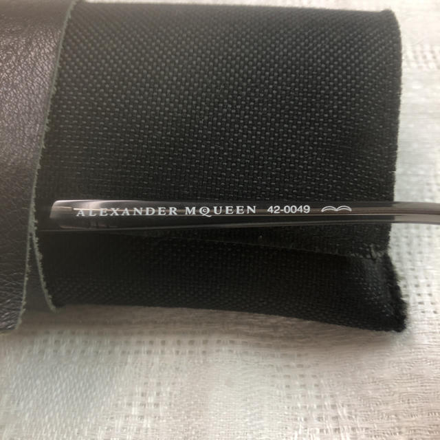 Alexander McQueen(アレキサンダーマックイーン)のアレクサンダーマックイーン　サングラス　ALEXANDER MCQUEEN メンズのファッション小物(サングラス/メガネ)の商品写真