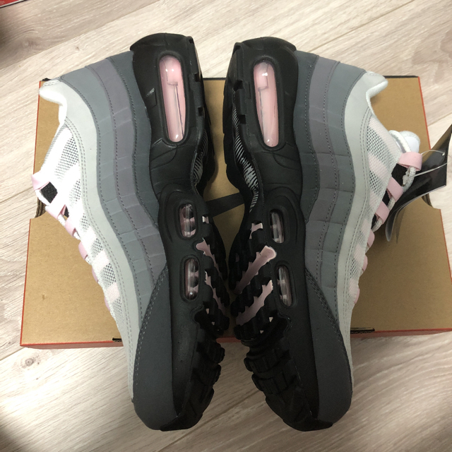 NIKE(ナイキ)のNIKE AIR MAX 95 PREMIUM CJ0588-001 ナイキ メンズの靴/シューズ(スニーカー)の商品写真