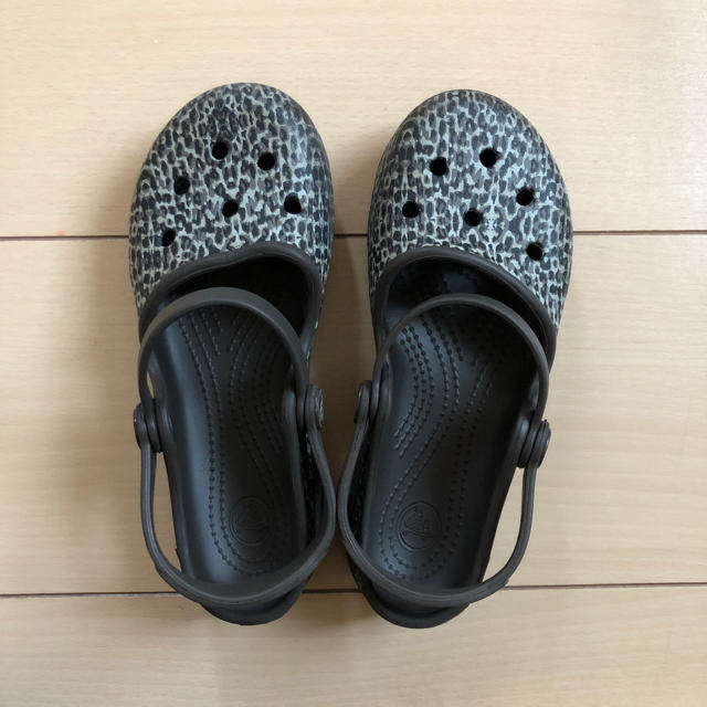 crocs(クロックス)のクロックス　サンダル　サイズJ 1    キッズ/ベビー/マタニティのキッズ靴/シューズ(15cm~)(サンダル)の商品写真