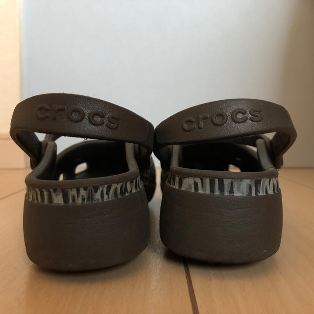 crocs(クロックス)のクロックス　サンダル　サイズJ 1    キッズ/ベビー/マタニティのキッズ靴/シューズ(15cm~)(サンダル)の商品写真