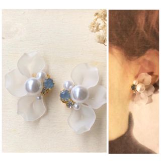 309.ビジューピアス　ビジューイヤリング　フラワーピアス(ピアス)