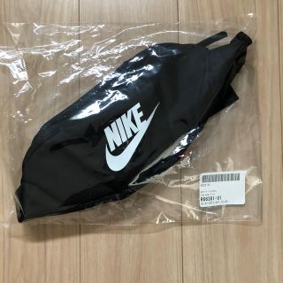 ナイキ(NIKE)のナイキヘリテージ　新品未使用(ウエストポーチ)