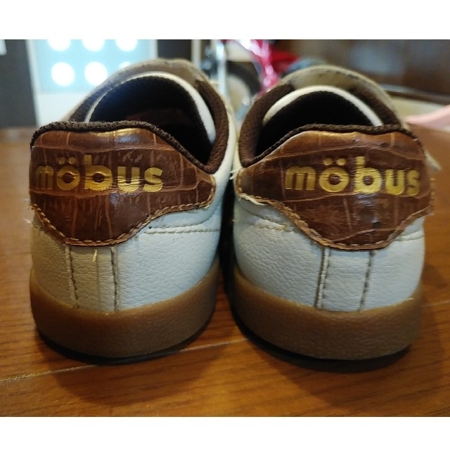 mobus(モーブス)のmobus キッズスニーカー 18㎝ キッズ/ベビー/マタニティのキッズ靴/シューズ(15cm~)(スニーカー)の商品写真