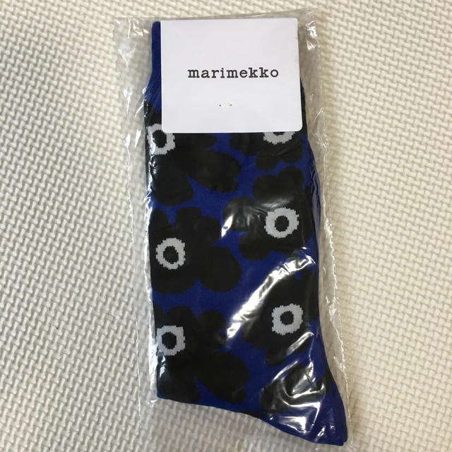 marimekko(マリメッコ)のマリメッコ　ブルーバックブラック レディースのレッグウェア(ソックス)の商品写真