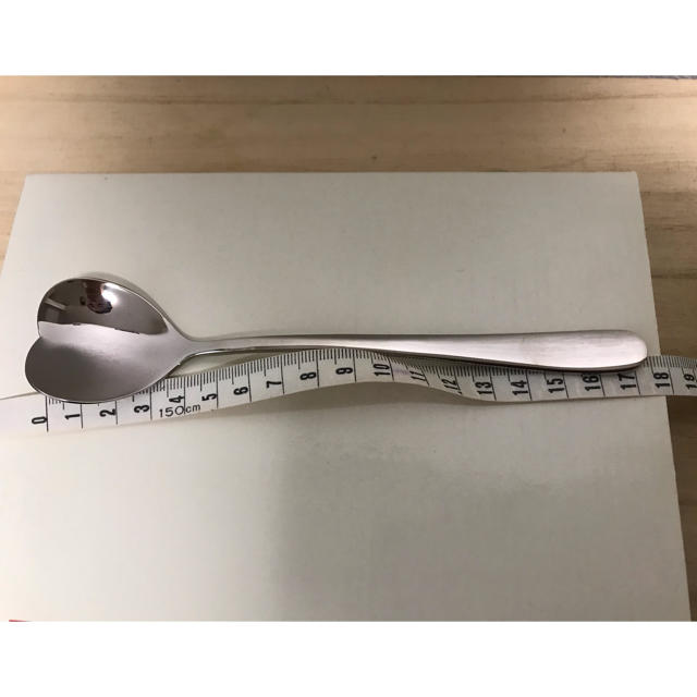 ALESSI(アレッシィ)のALESSI アレッシー ハート型スプーン5本セット未使用 インテリア/住まい/日用品のキッチン/食器(カトラリー/箸)の商品写真