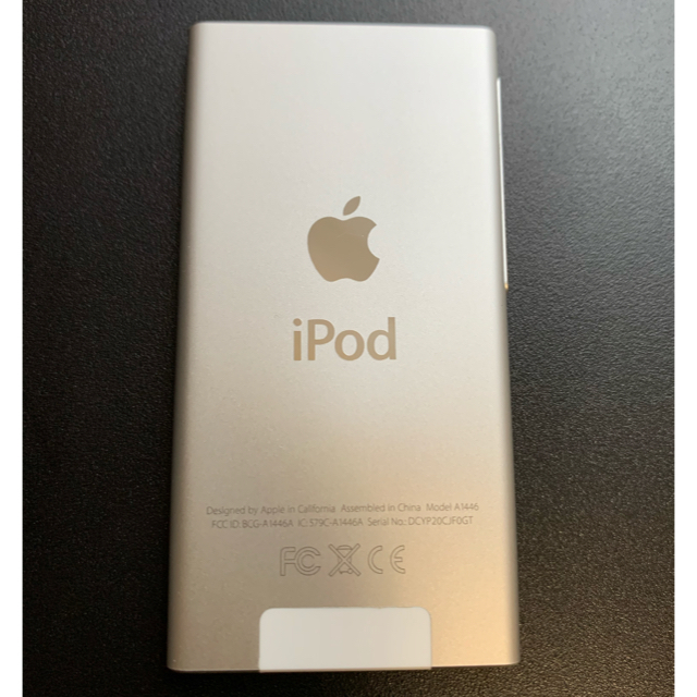 Apple(アップル)の【中古】iPod nano 16GB 第7世代 シルバー (本体のみ) スマホ/家電/カメラのオーディオ機器(ポータブルプレーヤー)の商品写真
