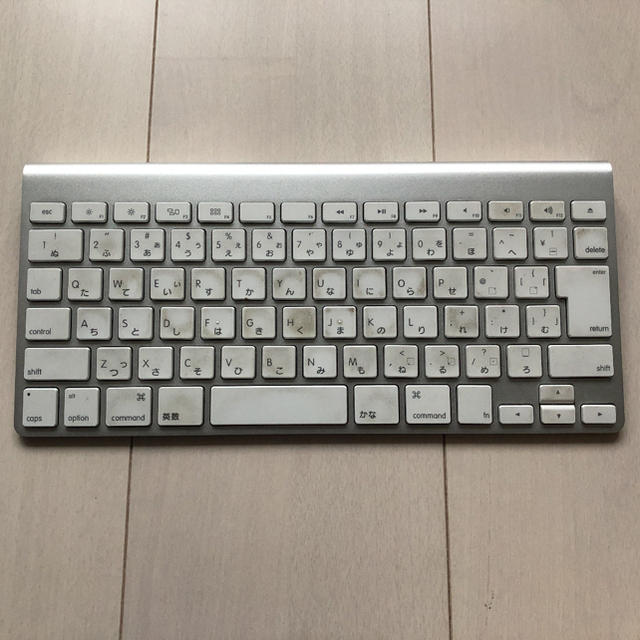 Apple(アップル)のAPPLE WIRELESS KEYBOARD   A1314 スマホ/家電/カメラのPC/タブレット(PC周辺機器)の商品写真