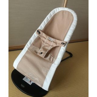 ベビービョルン(BABYBJORN)のベビービョルン　バウンサー　ベージュ色‼︎ メッシュ素材(その他)