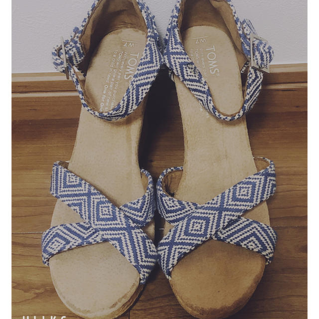 TOMS サンダル