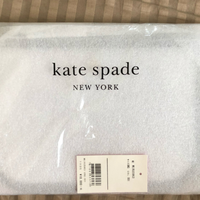 kate spade new york(ケイトスペードニューヨーク)のケイト・スペード　匿名配送　ニューヨーク　ジェイ スリム コスメティック ポーチ レディースのファッション小物(ポーチ)の商品写真