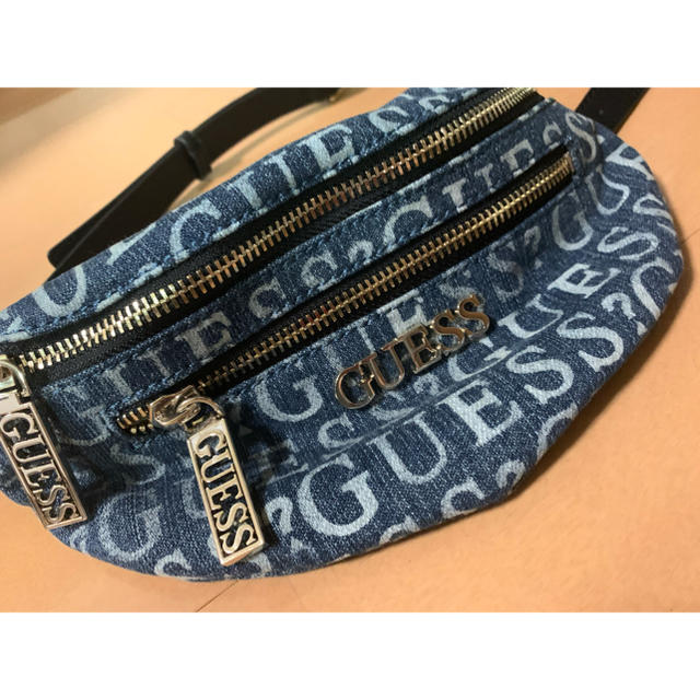 GUESS バッグ