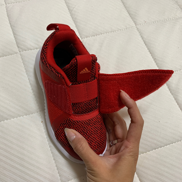 adidas(アディダス)の専用！adidas💕スニーカー16 赤 キッズ/ベビー/マタニティのキッズ靴/シューズ(15cm~)(スニーカー)の商品写真