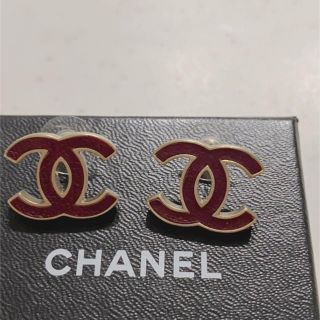 シャネル(CHANEL)の新品同様♡ シャネル　レザーピアス　免税店購入(ピアス)