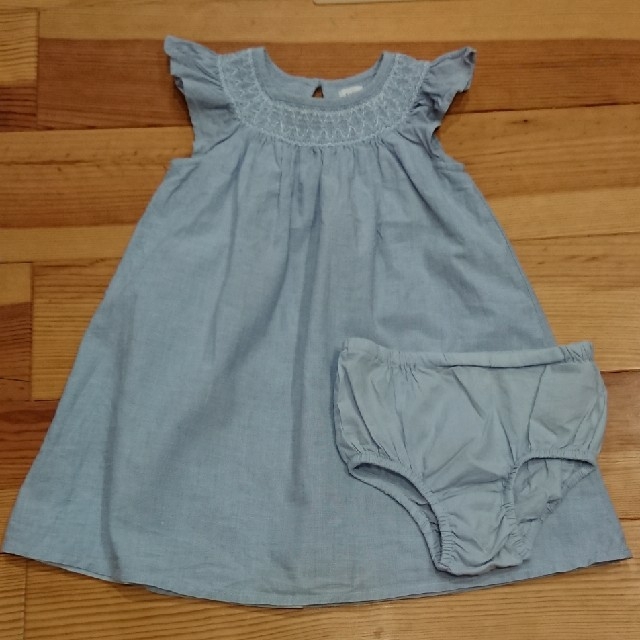 babyGAP(ベビーギャップ)のbaby GAP  スモッキングワンピース 2Y キッズ/ベビー/マタニティのキッズ服女の子用(90cm~)(ワンピース)の商品写真