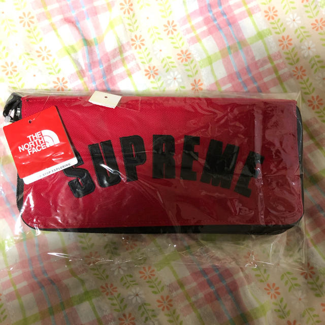 Supreme(シュプリーム)のSupreme × The North Face  メンズのバッグ(トラベルバッグ/スーツケース)の商品写真