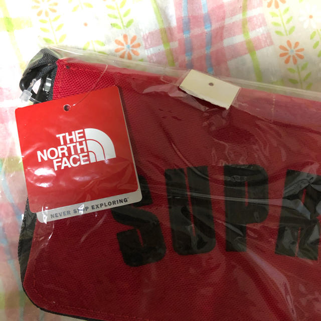 Supreme(シュプリーム)のSupreme × The North Face  メンズのバッグ(トラベルバッグ/スーツケース)の商品写真