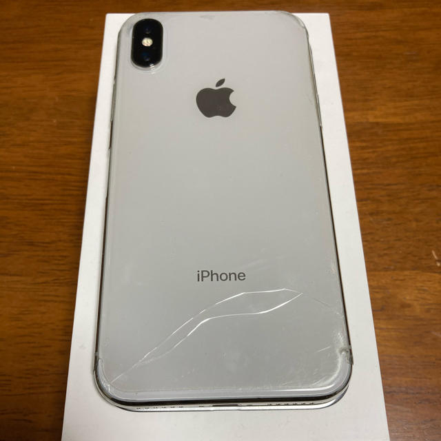 Apple(アップル)のうずら's shopさん専用　iphone x (256GB) シルバー スマホ/家電/カメラのスマートフォン/携帯電話(スマートフォン本体)の商品写真