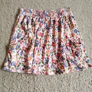 ザラ(ZARA)のZARA 花柄スカート(ひざ丈スカート)