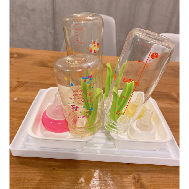 西松屋(ニシマツヤ)の哺乳瓶置き　キッチン キッズ/ベビー/マタニティの洗浄/衛生用品(哺乳ビン用消毒/衛生ケース)の商品写真
