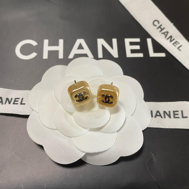 CHANEL シャネル　ピアス