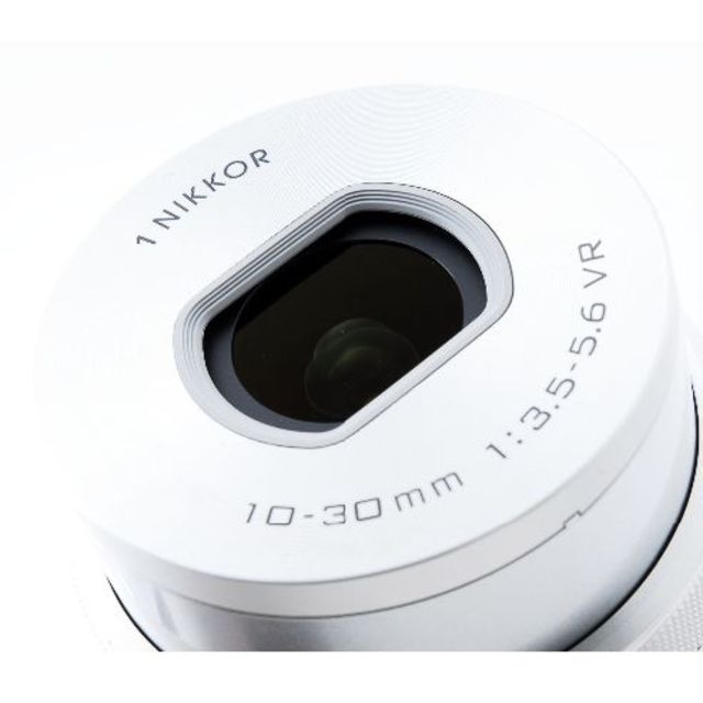 Nikon(ニコン)の❤️Wi-Fi搭載♪自撮り対応❤️ミラーレス一眼 Nikon J5 シルバー スマホ/家電/カメラのカメラ(ミラーレス一眼)の商品写真