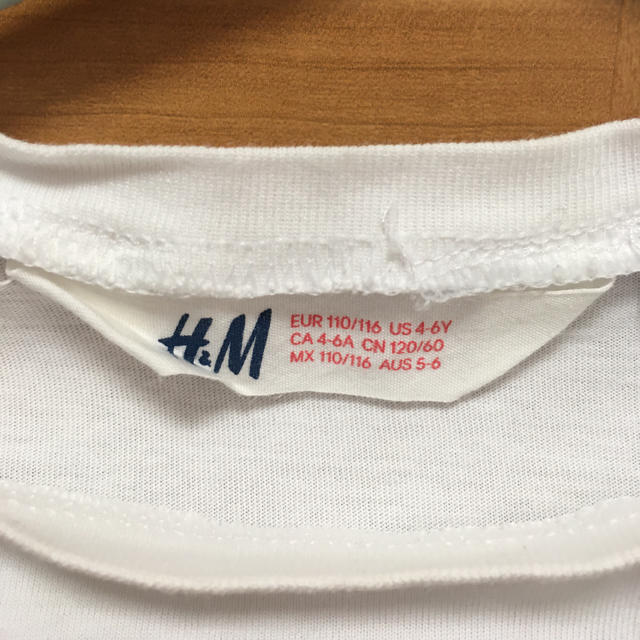 H&M(エイチアンドエム)のH&M Tシャツ　120 キッズ/ベビー/マタニティのキッズ服女の子用(90cm~)(Tシャツ/カットソー)の商品写真