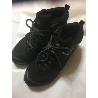 メレル(MERRELL)のくまっかわ様　MERRELL スニーカー　２４センチ　ブラック(スニーカー)