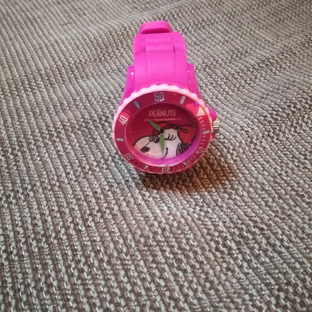 SNOOPY(スヌーピー)のスヌーピー　腕時計 レディースのファッション小物(腕時計)の商品写真