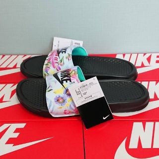 ナイキ(NIKE)のNIKE ナイキ サンダル 花柄 ボタニカル ベナッシ フローラル 25(サンダル)