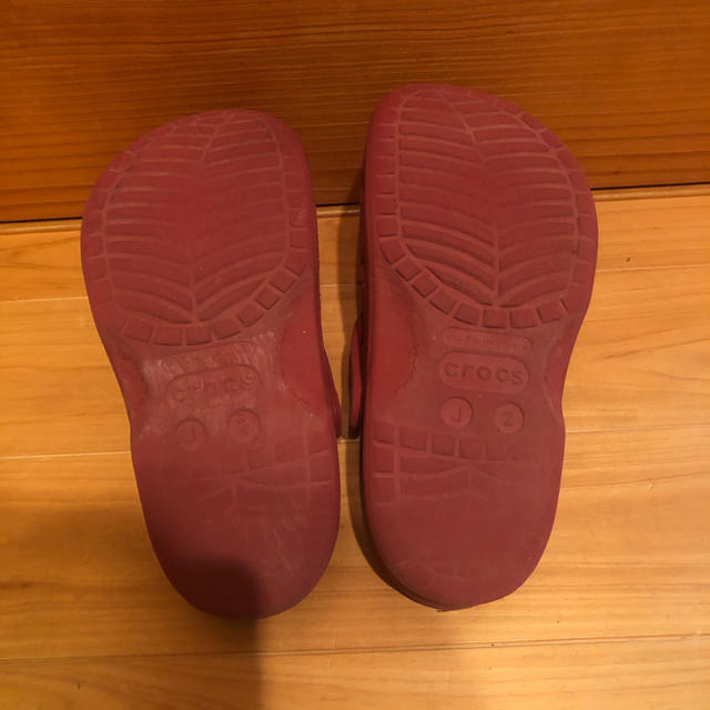 crocs(クロックス)のクロックス キッズ サンダル 20 J2 シューズ 靴 上履き キッズ/ベビー/マタニティのキッズ靴/シューズ(15cm~)(サンダル)の商品写真