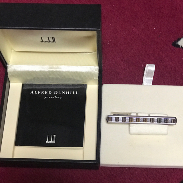 Dunhill(ダンヒル)のダンヒル　タイピン　化粧箱付き メンズのファッション小物(ネクタイピン)の商品写真