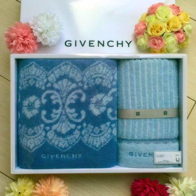 GIVENCHY(ジバンシィ)の♡ikumi♡さま専用 インテリア/住まい/日用品の日用品/生活雑貨/旅行(タオル/バス用品)の商品写真