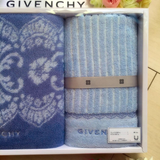 GIVENCHY(ジバンシィ)の♡ikumi♡さま専用 インテリア/住まい/日用品の日用品/生活雑貨/旅行(タオル/バス用品)の商品写真