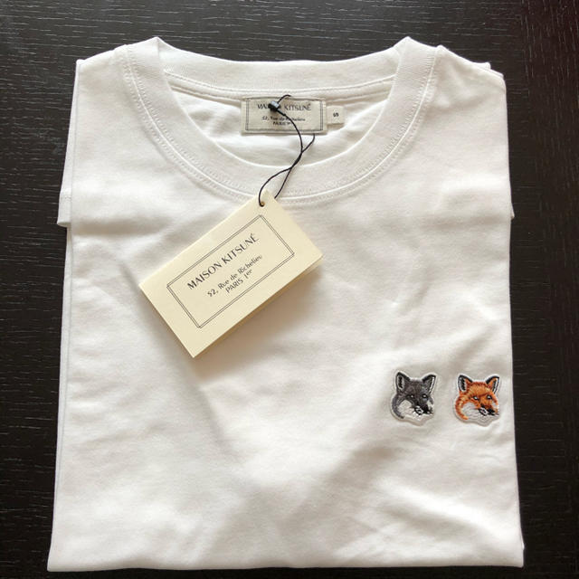 MAISON KITSUNE'(メゾンキツネ)の新品　メゾンキツネ　Tシャツ　ダブルフォックス　S メンズのトップス(Tシャツ/カットソー(半袖/袖なし))の商品写真