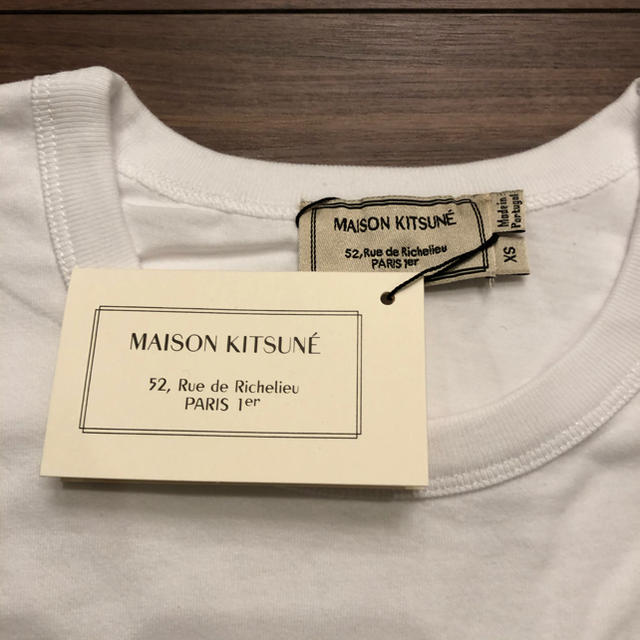 MAISON KITSUNE'(メゾンキツネ)の新品　メゾンキツネ　Tシャツ　XS メンズのトップス(Tシャツ/カットソー(半袖/袖なし))の商品写真
