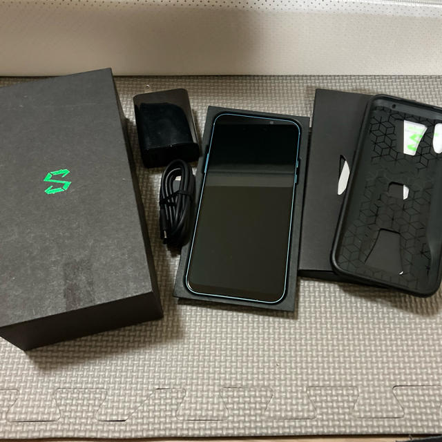 最強ゲーミングスマホ blackshark2 日本モデル スマホ/家電/カメラのスマートフォン/携帯電話(スマートフォン本体)の商品写真