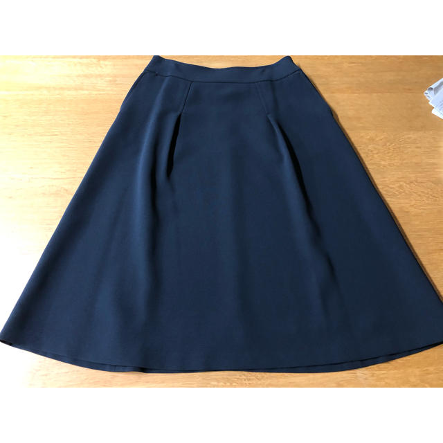 SCAPA(スキャパ)の【新品タグなし】【値下げしました！】SCAPA スカート　濃紺 レディースのスカート(ひざ丈スカート)の商品写真
