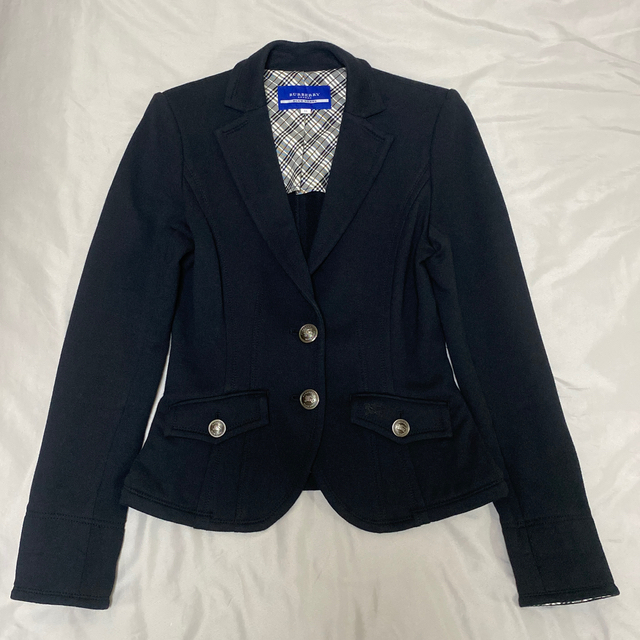 BURBERRY BLUE LABEL(バーバリーブルーレーベル)のBURBERRY BLUE LABEL ⭐️美品⭐️ レディースのジャケット/アウター(テーラードジャケット)の商品写真