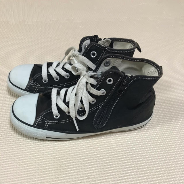 CONVERSE(コンバース)のCONVERSE  コンバース オールスター  ハイカット 黒 キッズ/ベビー/マタニティのキッズ靴/シューズ(15cm~)(スニーカー)の商品写真