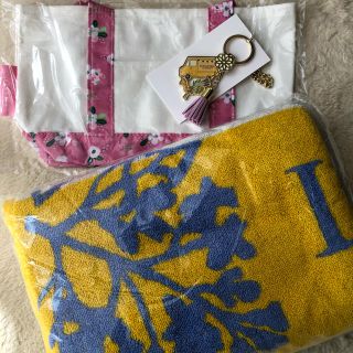 ロクシタン(L'OCCITANE)の【新品未使用】ロクシタンノベルティトート&バスタオル&チャーム(ノベルティグッズ)