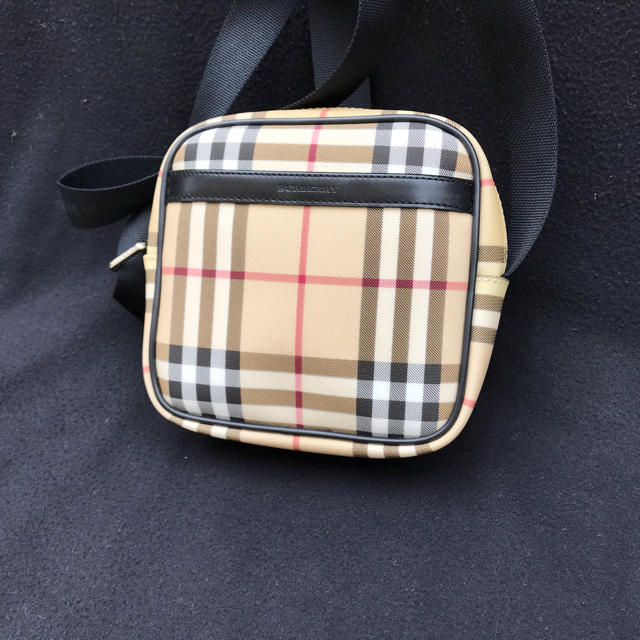 BURBERRY(バーバリー)のBurberry   ポシェット　黄変部分あり キッズ/ベビー/マタニティのこども用バッグ(ポシェット)の商品写真