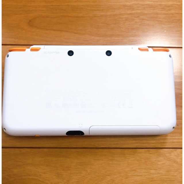 任天堂(ニンテンドウ)の 「Nintendo  2DS LL ホワイト/オレンジ」 エンタメ/ホビーのゲームソフト/ゲーム機本体(携帯用ゲーム機本体)の商品写真