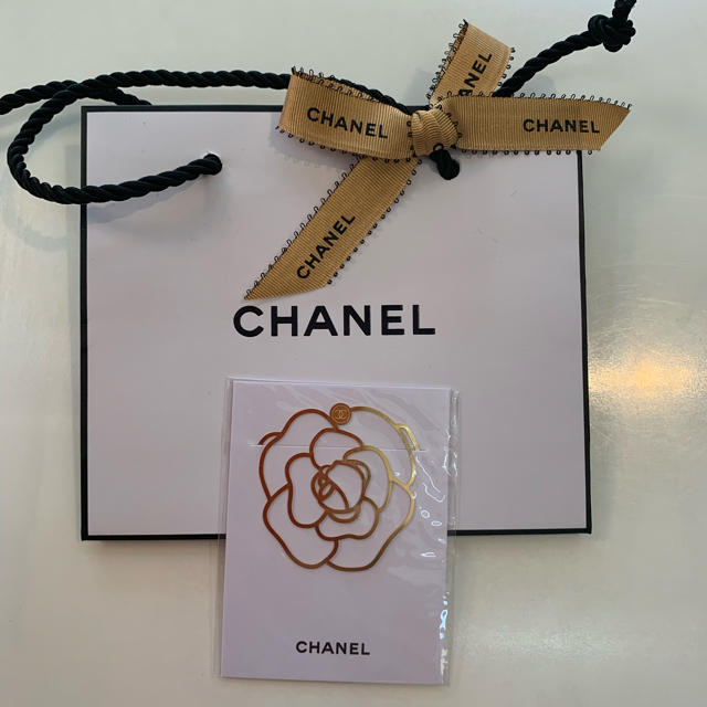 CHANEL(シャネル)のレア　CHANEL シャネル ノベルティ カメリア ブックマーク ハンドメイドの文具/ステーショナリー(しおり/ステッカー)の商品写真