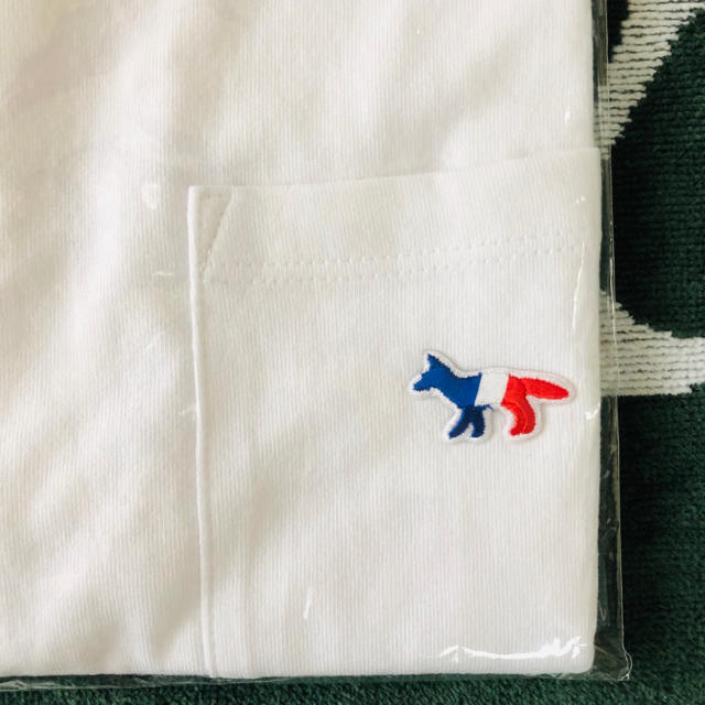 MAISON KITSUNE'(メゾンキツネ)の<最安価格> メゾンキツネ トリコロールパッチ🇫🇷 XSサイズ！ メンズのトップス(Tシャツ/カットソー(半袖/袖なし))の商品写真