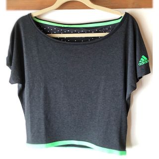 アディダス(adidas)のadidas Tシャツ(Tシャツ(半袖/袖なし))