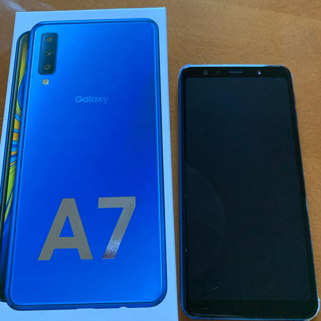 galaxy A7 ブルー