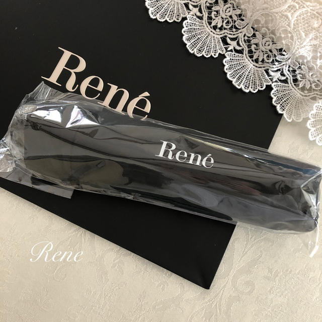 René(ルネ)のRene♡ 新品未使用　未開封　最新ノベルティ  折りたたみカサ　レイニー  エンタメ/ホビーのコレクション(ノベルティグッズ)の商品写真