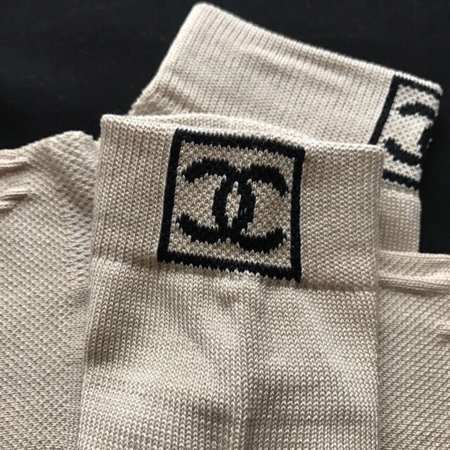 CHANEL(シャネル)の❤︎CHANEL❤︎未使用 極レア ココマーク ソックス 2足セット🧦 レディースのレッグウェア(ソックス)の商品写真